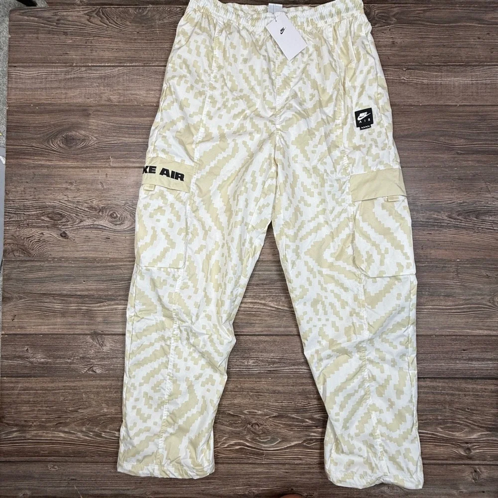 Nike Mens Size XL Woven Cargo Pants Cream White Khaki Print Nike Air NWT